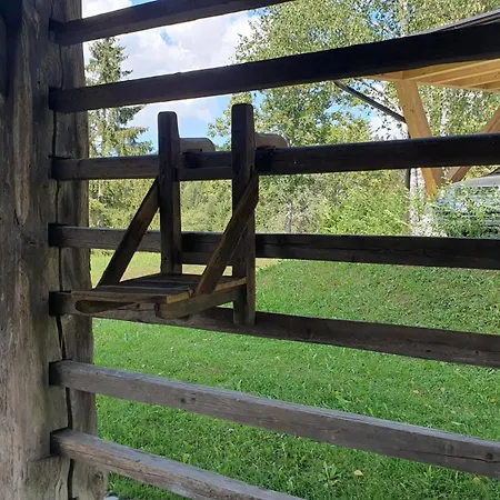 Lojzov Toplar Modern Haystack