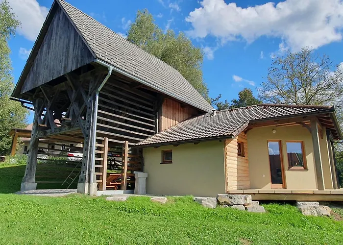 Lojzov Toplar Modern Haystack アパート Velike Lašče